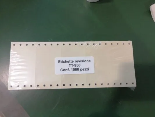 Etichette autoadesive modulo continuo 64x34 mm per revisioni auto Mod. TT956