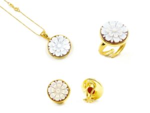 tris in argento con cammei incisi