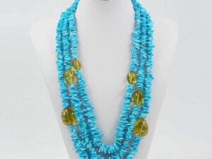 collana multifilo con chips di turchese naturale, ambra colombiana verde, elementi in argento dorato