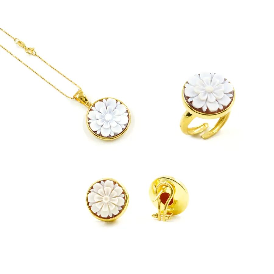 tris in argento con cammei incisi