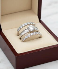 Anello tris in argento e zirconi bianchi